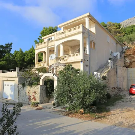 Apartments By The Sea Brela, Makarska - 6006 Apartment *