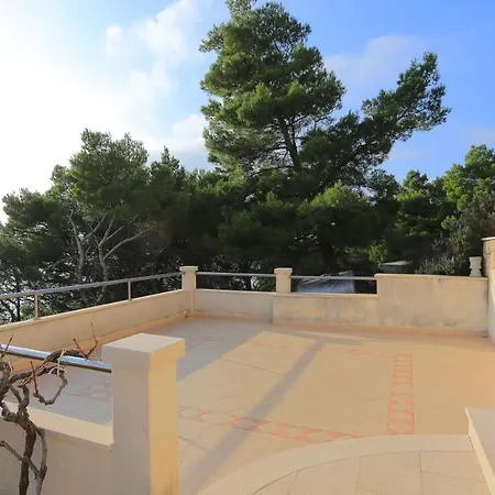 Apartments By The Sea Brela, Makarska - 6006