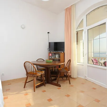 Apartments By The Sea Brela, Makarska - 6006 Brela