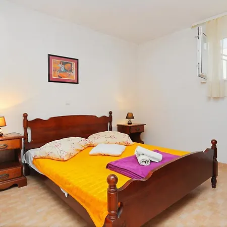 Apartments By The Sea Brela, Makarska - 6006 Apartment Brela